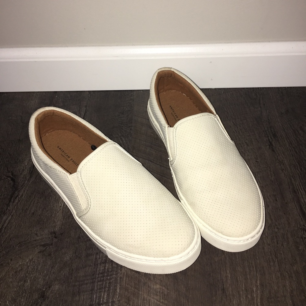 American Eagle slip on shoes